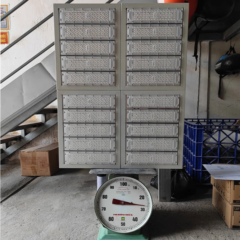ĐÈN LED PHA 1000W NĂNG LƯỢNG MẶT TRỜI – ÁNH SÁNG MẠNH MẼ KHÔNG HỀ TỐN ĐIỆN - Ảnh 6