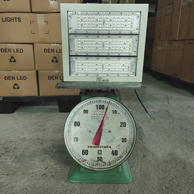 ĐÈN PHA LED 150W NĂNG LƯỢNG MẶT TRỜI CÔNG NGHỆ 12V CHO SÂN BÓNG | GIẢI PHÁP CHIẾU SÁNG BỀN VỮNG TỪ NHÀ MÁY HKLED - Ảnh 7