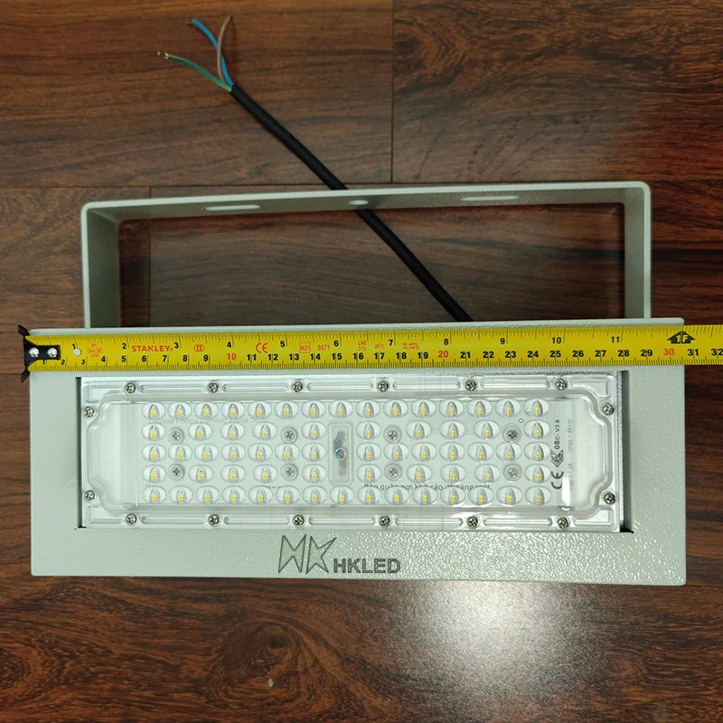 Đèn LED Pha Sân Bóng Năng Lượng Mặt Trời 50W | Giải Pháp Chiếu Sáng Hiệu Quả Cho Sân Bóng - Ảnh 7