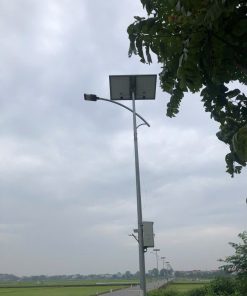 HKLED-ẢNH-THỰC-TẾ-LẮP-ĐÈN-PHA-NĂNG-LƯỢNG-MẶT-TRỜI